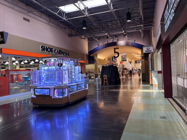 Great Lakes Crossing Outlets - Aug 7 2022 Photo (newer photo)